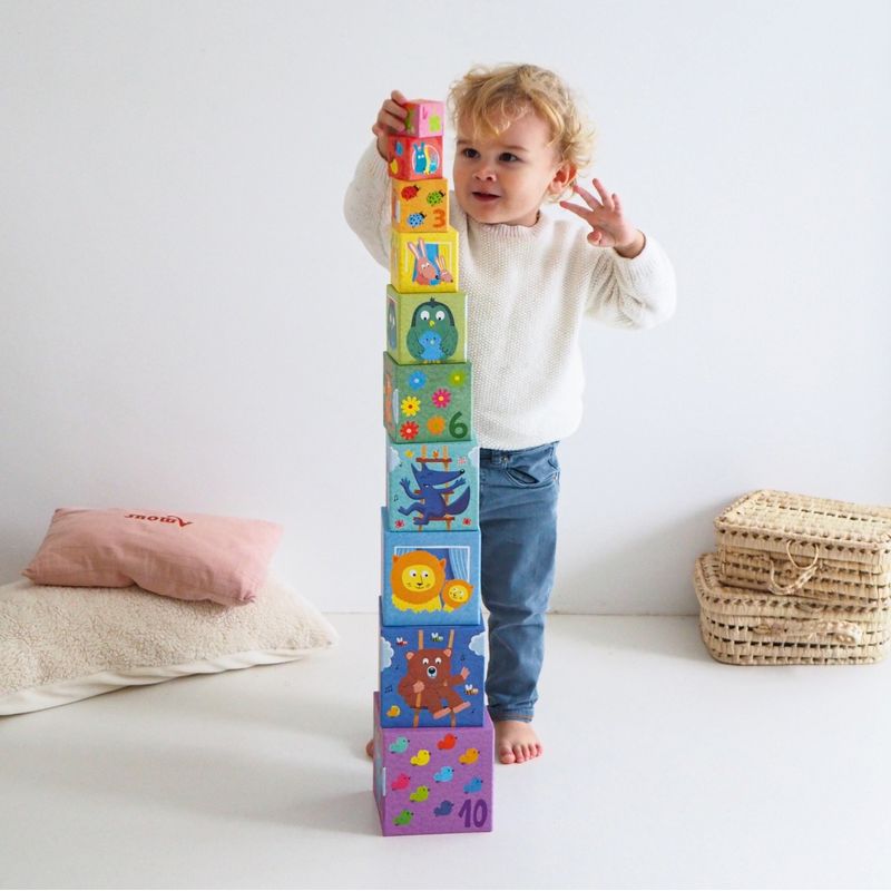 Jucarii, Copii si Bebe - Jucarii si jocuri - Seturi de constructie si cuburi - Cuburi si caramizi - Turn de construit Curcubeu, Djeco - Infinity.ro