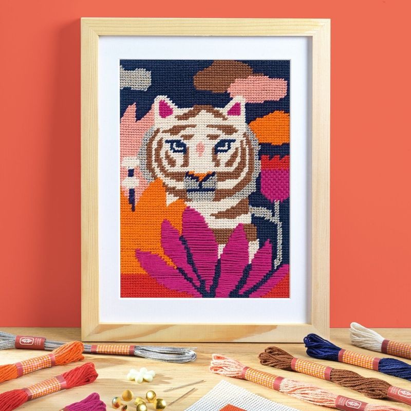 Jucarii, Copii si Bebe - Jucarii si jocuri - Jucarii & jocuri educative - Seturi de artizanat - Atelier creativ 64 pentru adulti Goblen si broderie, Djeco - Infinity.ro