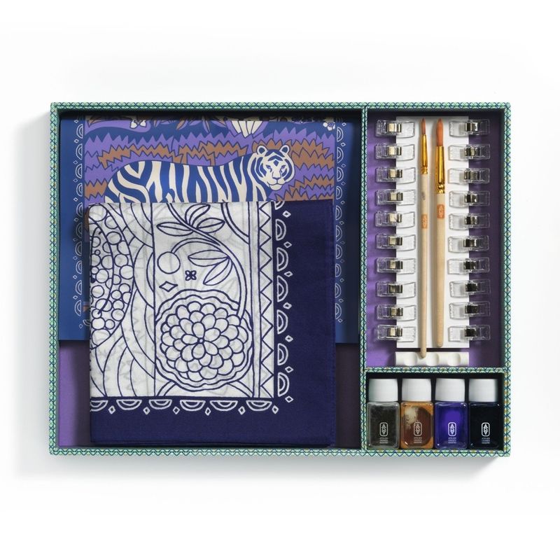 Jucarii, Copii si Bebe - Jucarii si jocuri - Jucarii & jocuri educative - Seturi de artizanat - Atelier creativ 10 pentru adulti Pictura pe matase, Djeco - Infinity.ro