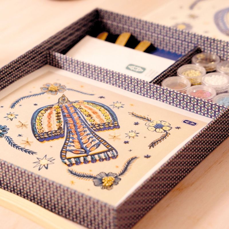 Jucarii, Copii si Bebe - Jucarii si jocuri - Jucarii & jocuri educative - Seturi de artizanat - Atelier creativ 59 pentru adulti Broderie cu margele, Djeco - Infinity.ro