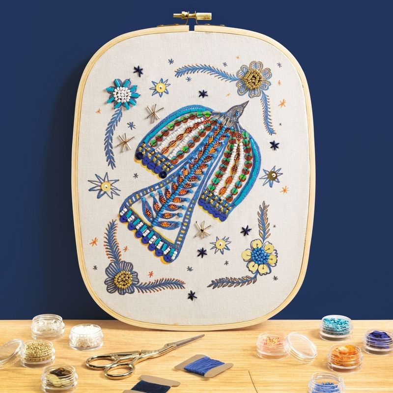 Jucarii, Copii si Bebe - Jucarii si jocuri - Jucarii & jocuri educative - Seturi de artizanat - Atelier creativ 59 pentru adulti Broderie cu margele, Djeco - Infinity.ro