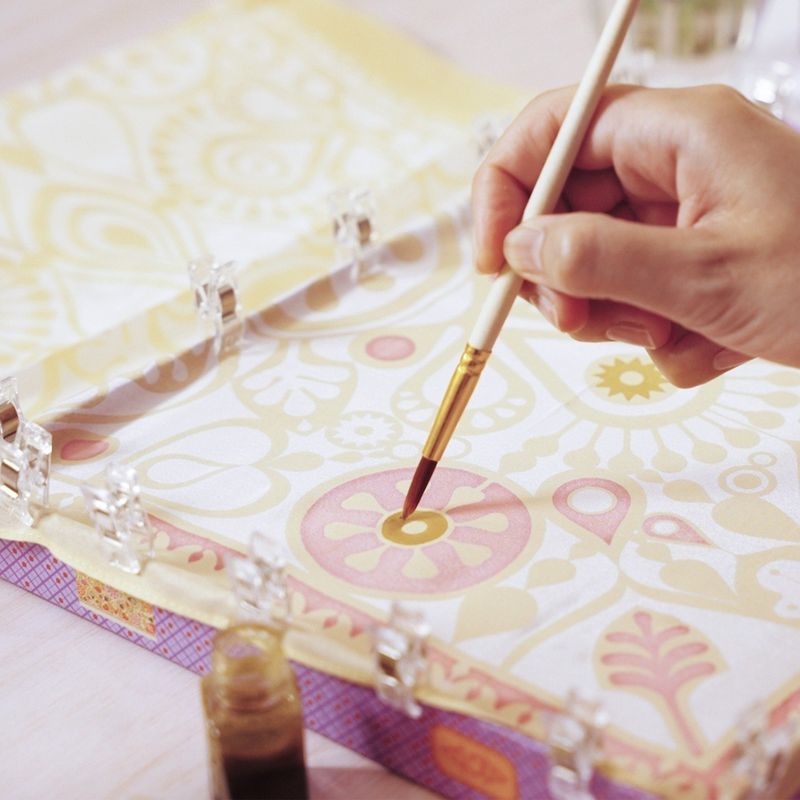 Jucarii, Copii si Bebe - Jucarii si jocuri - Jucarii & jocuri educative - Seturi de artizanat - Atelier creativ 11 pentru adulti Pictura pe matase, Djeco - Infinity.ro