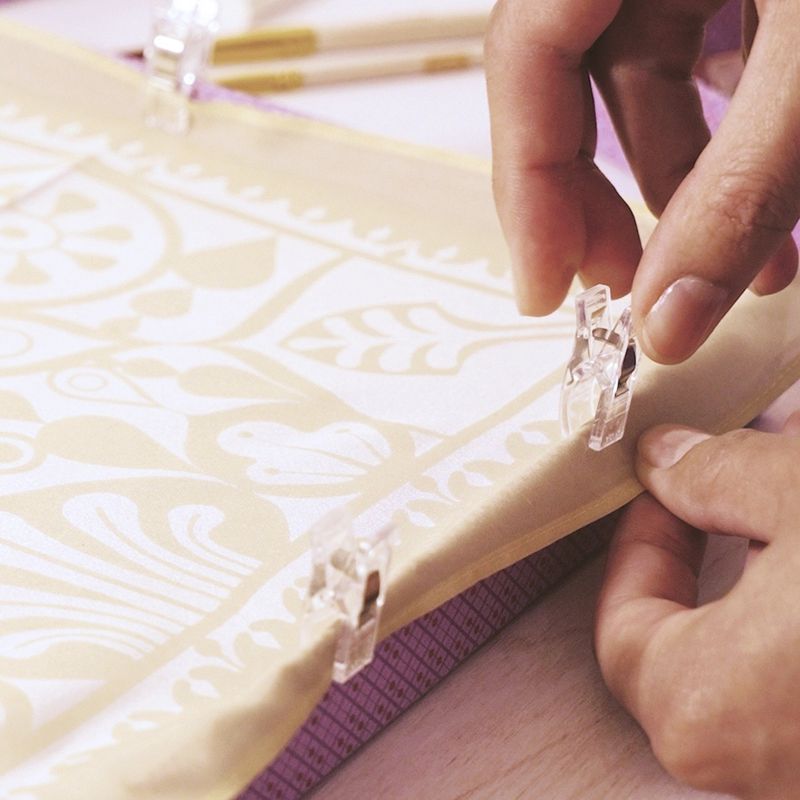 Jucarii, Copii si Bebe - Jucarii si jocuri - Jucarii & jocuri educative - Seturi de artizanat - Atelier creativ 11 pentru adulti Pictura pe matase, Djeco - Infinity.ro