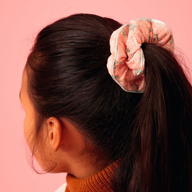 Fashion, accesorii si bijuterii - Copii - Accesorii copii - Accesorii pentru par copii - Colectia Plume - Scrunchie Fleur, Djeco - Infinity.ro