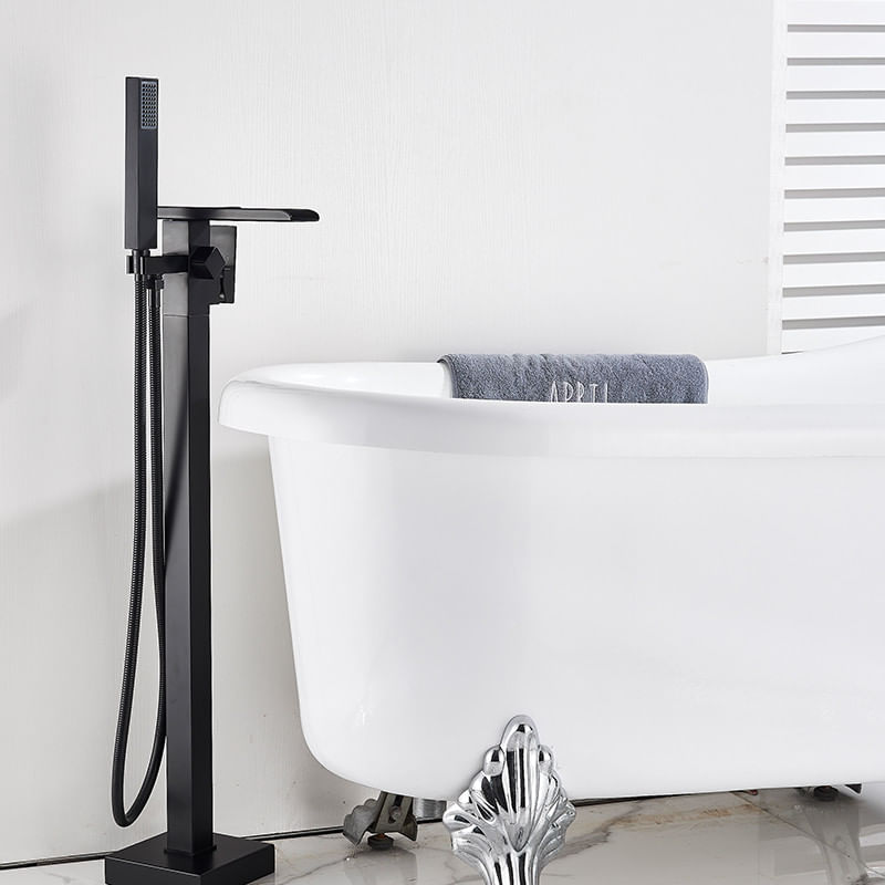 Casa si Gradina - Sanitare - Lavoar baie si accesorii - Baterii sanitare - Baterie cada Free standing, Blackswan, Tip Cascada M32, model negru mat, dimensiune 98 cm - Infinity.ro