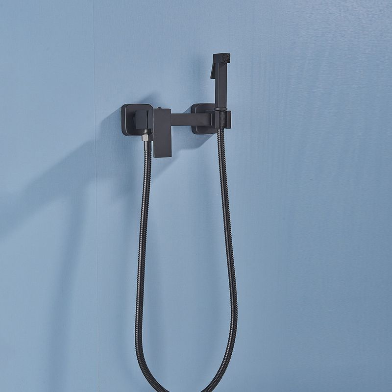 Casa si Gradina - Sanitare - Lavoar baie si accesorii - Baterii sanitare - Baterie bideu, Blackswan, Tip M8, model negru, dimensiune 21 cm - Infinity.ro