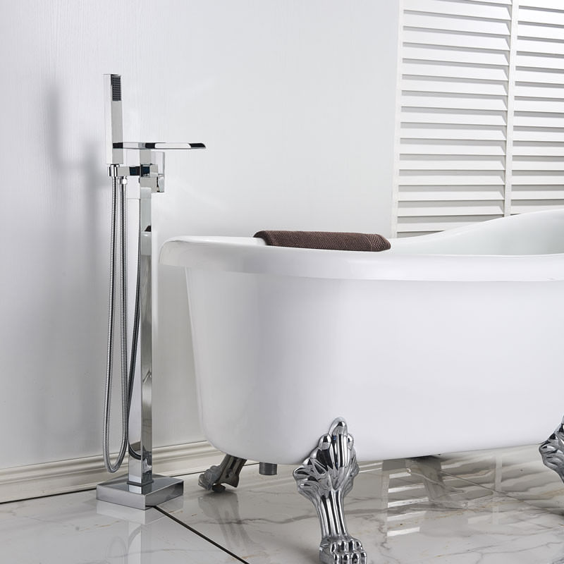 Casa si Gradina - Sanitare - Lavoar baie si accesorii - Baterii sanitare - Baterie cada Free standing, Blackswan, Tip Cascada cu LED M63, model crom lucios, dimensiune 98 cm - Infinity.ro