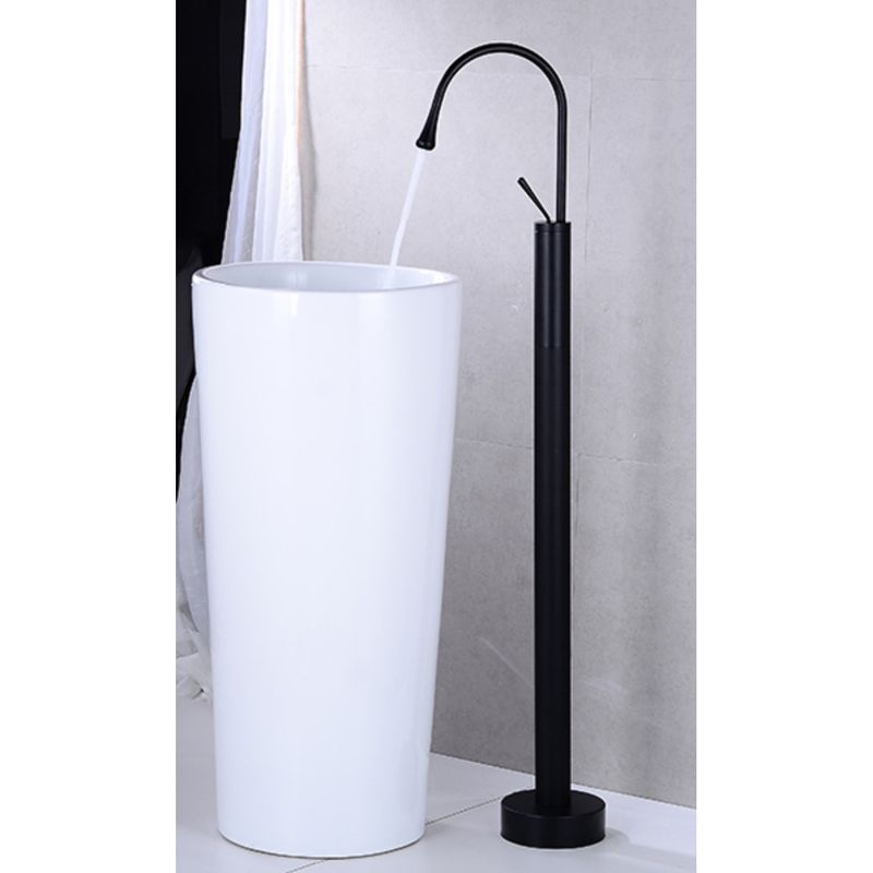 Casa si Gradina - Sanitare - Lavoar baie si accesorii - Baterii sanitare - Baterie cada Free standing, Blackswan, Tip M66, model negru mat, dimensiune 120 cm - Infinity.ro