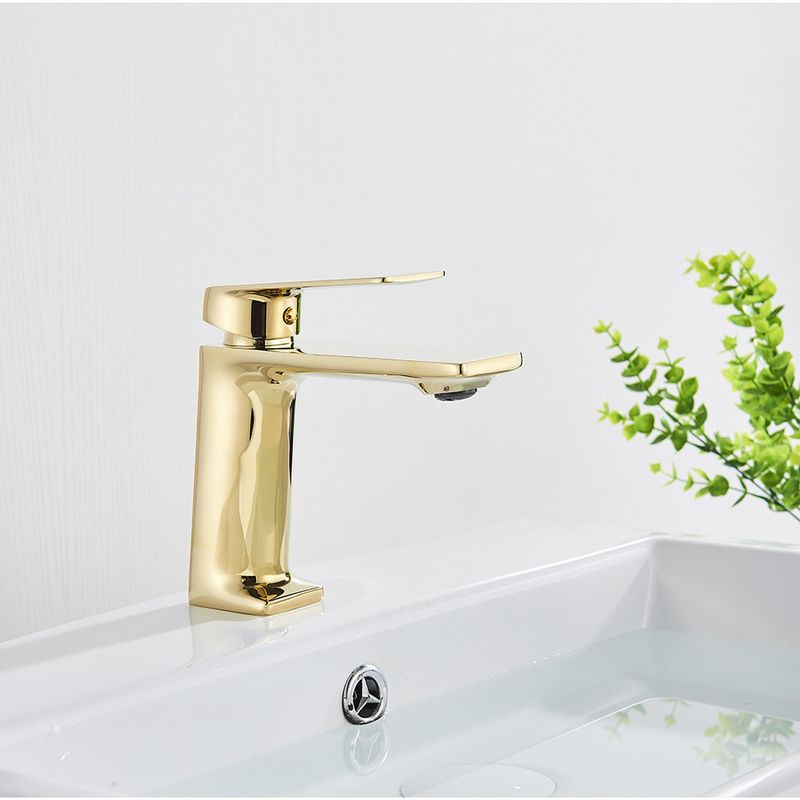 Casa si Gradina - Sanitare - Lavoar baie si accesorii - Baterii sanitare - Baterie chiuveta baie, Blackswan, Tip M118, model auriu lucios, dimensiune 16 cm - Infinity.ro