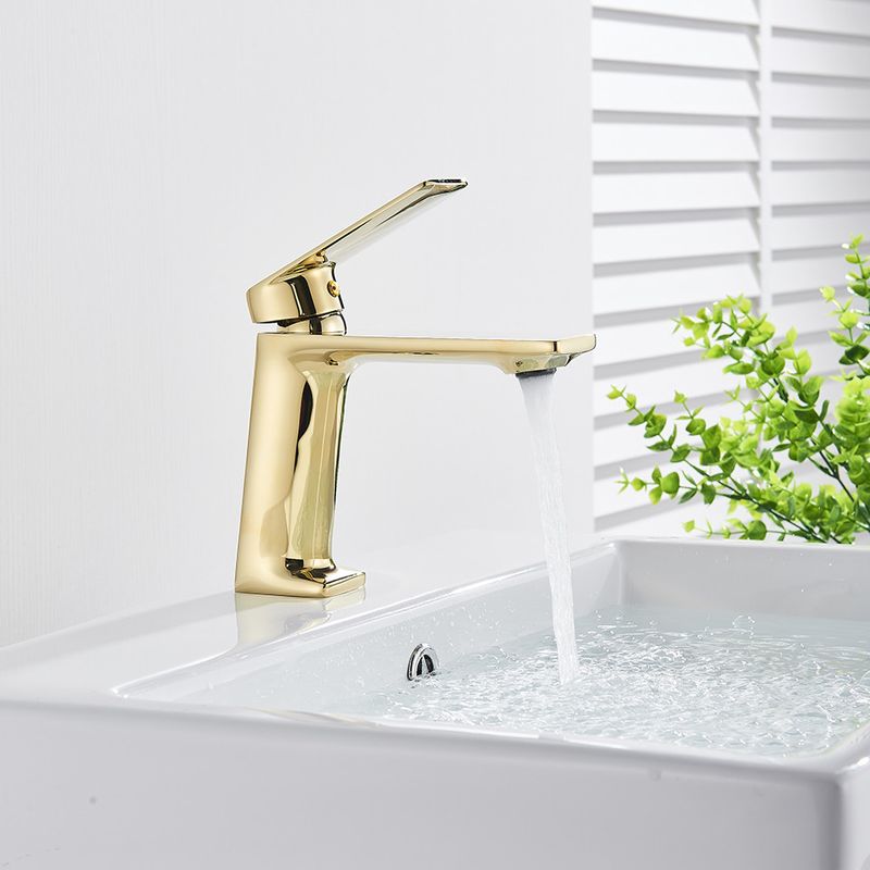 Casa si Gradina - Sanitare - Lavoar baie si accesorii - Baterii sanitare - Baterie chiuveta baie, Blackswan, Tip M118, model auriu lucios, dimensiune 16 cm - Infinity.ro