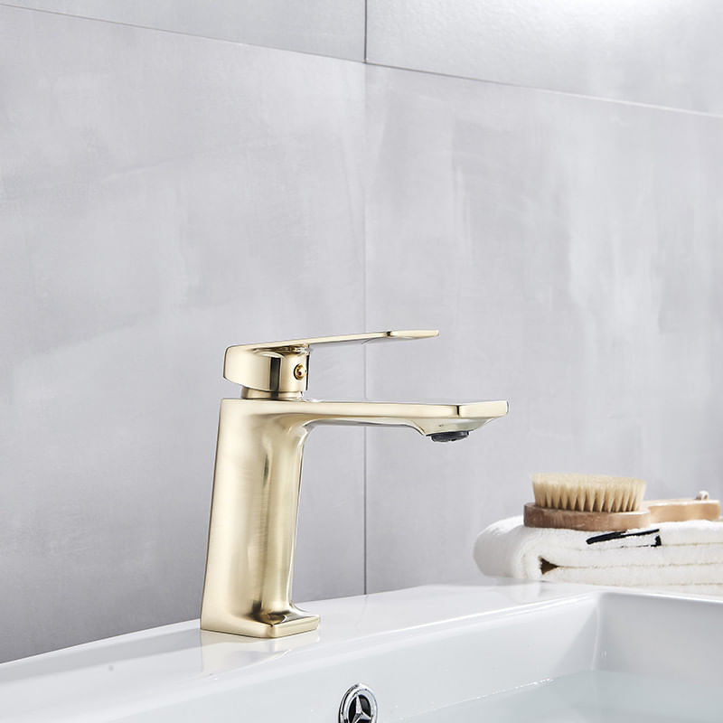 Casa si Gradina - Sanitare - Lavoar baie si accesorii - Baterii sanitare - Baterie chiuveta baie, Blackswan, Tip M118, model auriu lucios, dimensiune 16 cm - Infinity.ro
