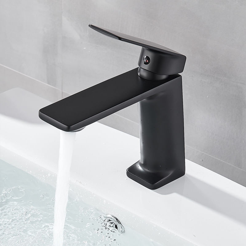 Casa si Gradina - Sanitare - Lavoar baie si accesorii - Baterii sanitare - Baterie chiuveta baie, Blackswan, Tip M117, model negru mat, dimensiune 16 cm - Infinity.ro