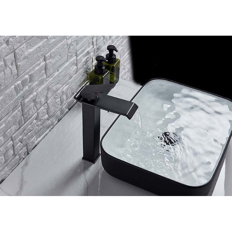 Casa si Gradina - Sanitare - Lavoar baie si accesorii - Baterii sanitare - Baterie chiuveta baie, Blackswan, Tip M114, model negru mat, dimensiune 30.6 cm - Infinity.ro