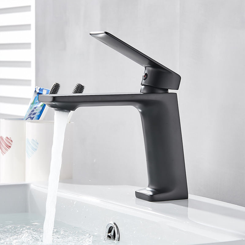 Casa si Gradina - Sanitare - Lavoar baie si accesorii - Baterii sanitare - Baterie chiuveta baie, Blackswan, Tip M117, model negru mat, dimensiune 16 cm - Infinity.ro