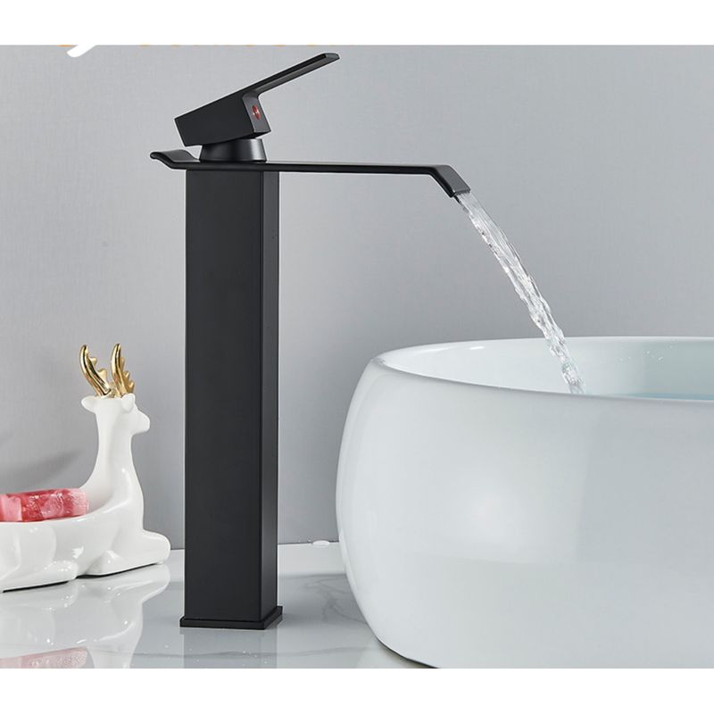 Casa si Gradina - Sanitare - Lavoar baie si accesorii - Baterii sanitare - Baterie chiuveta baie, Blackswan, Tip M114, model negru mat, dimensiune 30.6 cm - Infinity.ro