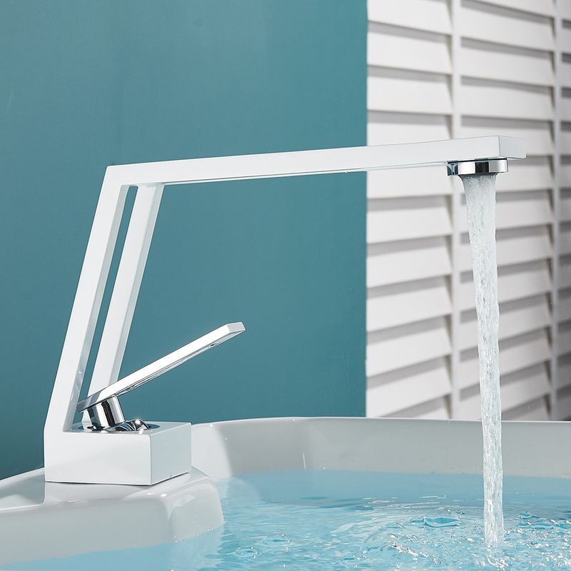 Casa si Gradina - Sanitare - Lavoar baie si accesorii - Baterii sanitare - Baterie chiuveta baie, Blackswan, Tip M120, model alb/ crom, dimensiune 19 cm - Infinity.ro