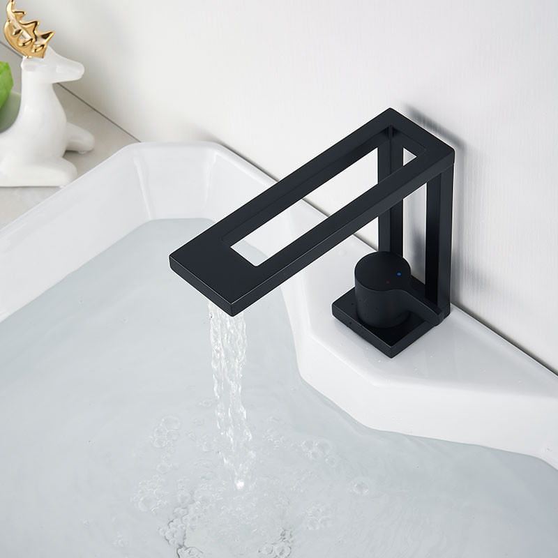 Casa si Gradina - Sanitare - Lavoar baie si accesorii - Baterii sanitare - Baterie chiuveta baie, Blackswan, Tip M156, model negru mat, dimensiune 18 cm - Infinity.ro
