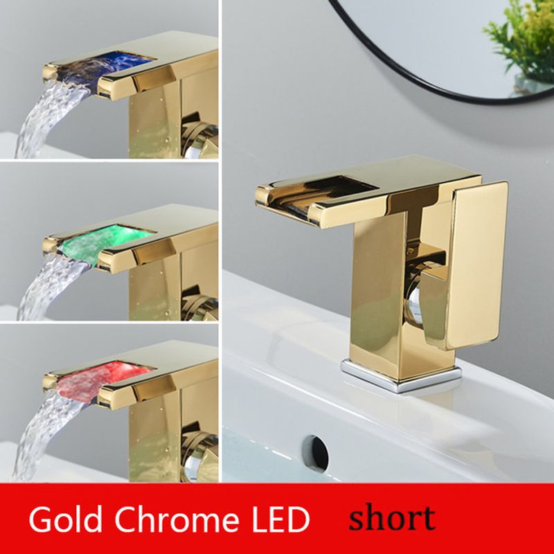 Casa si Gradina - Sanitare - Lavoar baie si accesorii - Baterii sanitare - Baterie chiuveta baie, Blackswan, Tip M191, model auriu/ crom scurt cu pipa tip cascada si LED, dimensiune 12.5 cm - Infinity.ro