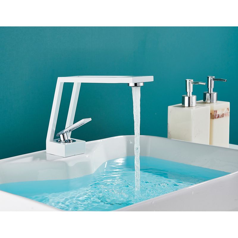 Casa si Gradina - Sanitare - Lavoar baie si accesorii - Baterii sanitare - Baterie chiuveta baie, Blackswan, Tip M120, model alb/ crom, dimensiune 19 cm - Infinity.ro