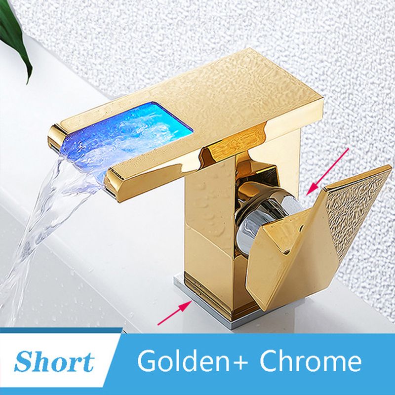 Casa si Gradina - Sanitare - Lavoar baie si accesorii - Baterii sanitare - Baterie chiuveta baie, Blackswan, Tip M191, model auriu/ crom scurt cu pipa tip cascada si LED, dimensiune 12.5 cm - Infinity.ro