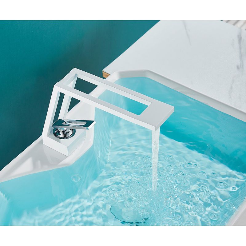 Casa si Gradina - Sanitare - Lavoar baie si accesorii - Baterii sanitare - Baterie chiuveta baie, Blackswan, Tip M120, model alb/ crom, dimensiune 19 cm - Infinity.ro