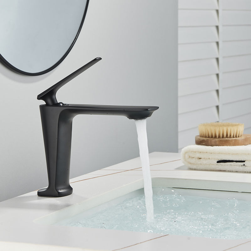 Casa si Gradina - Sanitare - Lavoar baie si accesorii - Baterii sanitare - Baterie chiuveta baie, Blackswan, Tip M199, model negru mat scurt, dimensiune 16 cm - Infinity.ro