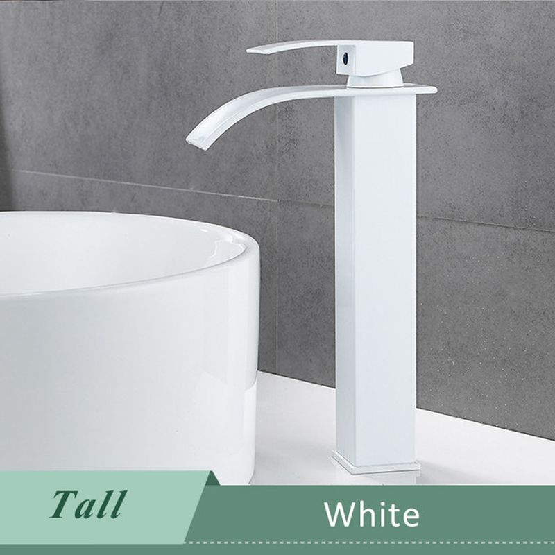 Casa si Gradina - Sanitare - Lavoar baie si accesorii - Baterii sanitare - Baterie chiuveta baie, Blackswan, Tip M161, model alb mat cu pipa tip cascada, dimensiune 25 cm - Infinity.ro