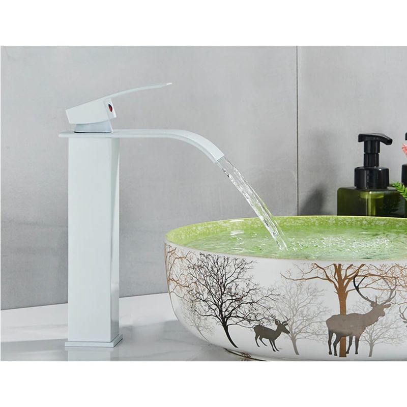 Casa si Gradina - Sanitare - Lavoar baie si accesorii - Baterii sanitare - Baterie chiuveta baie, Blackswan, Tip M161, model alb mat cu pipa tip cascada, dimensiune 25 cm - Infinity.ro