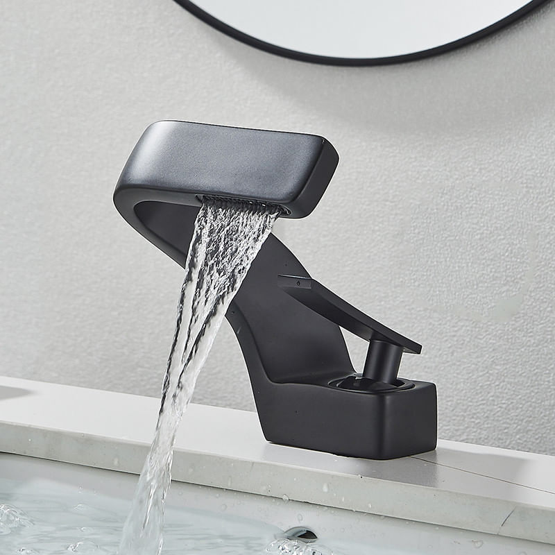 Casa si Gradina - Sanitare - Lavoar baie si accesorii - Baterii sanitare - Baterie chiuveta baie, Blackswan, Tip M203, model negru cu pipa tip cascada, dimensiune 15 cm - Infinity.ro