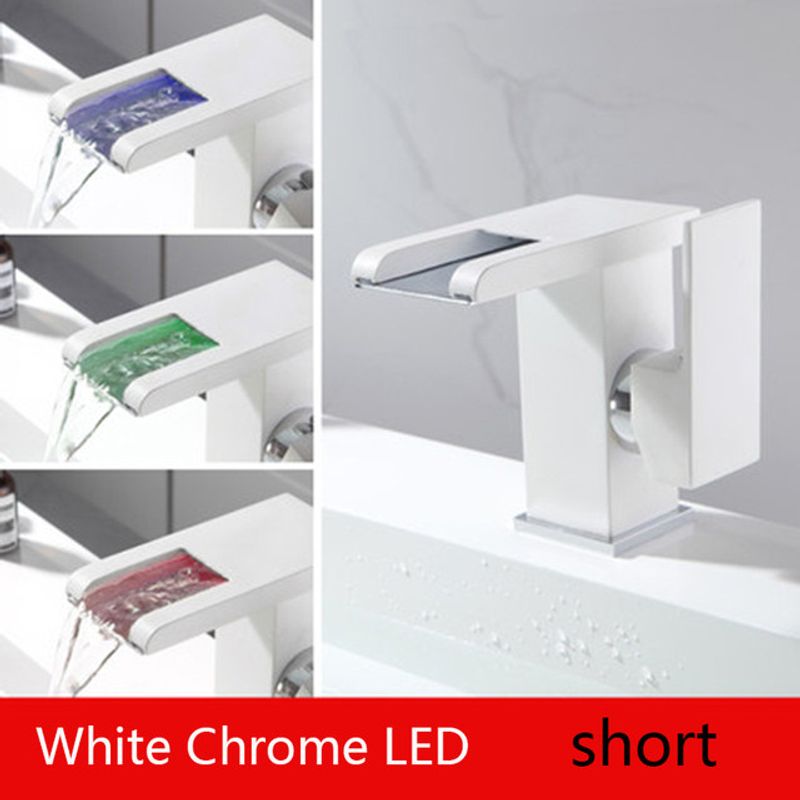 Casa si Gradina - Sanitare - Lavoar baie si accesorii - Baterii sanitare - Baterie chiuveta baie, Blackswan, Tip M190, model alb scurt cu pipa tip cascada si LED, dimensiune 12.5 cm - Infinity.ro