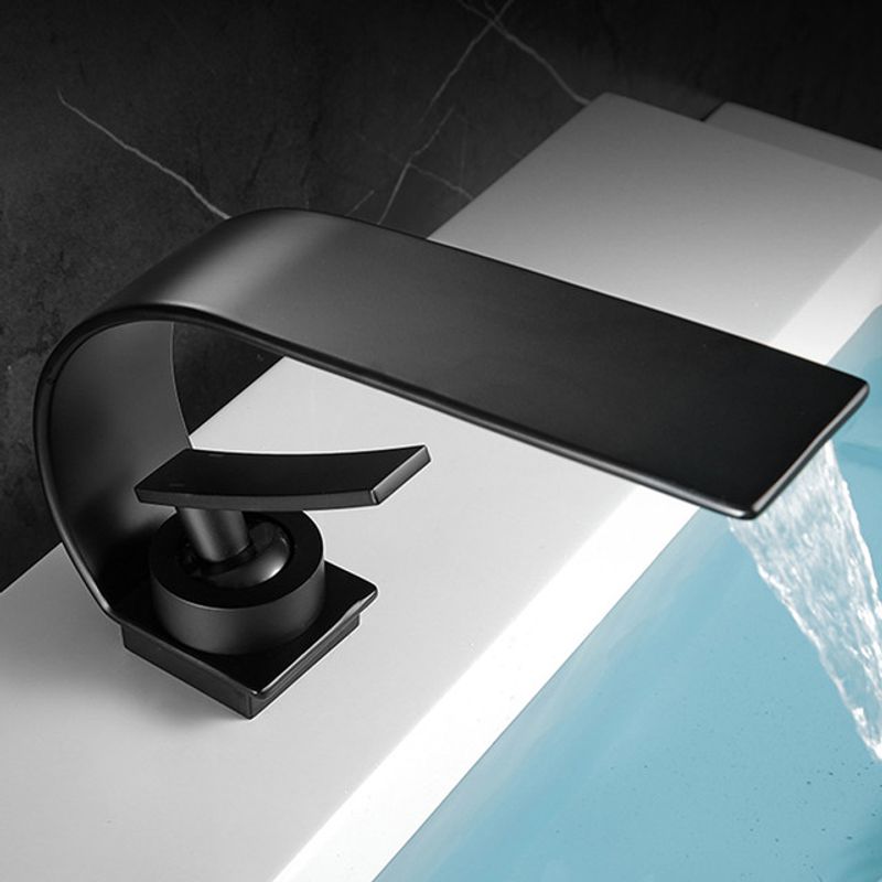 Casa si Gradina - Sanitare - Lavoar baie si accesorii - Baterii sanitare - Baterie chiuveta baie, Blackswan, Tip M247, model negru mat Waves, dimensiune 20 cm - Infinity.ro