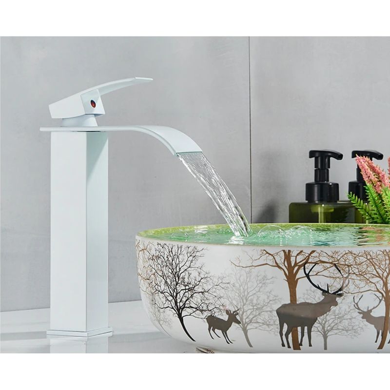 Casa si Gradina - Sanitare - Lavoar baie si accesorii - Baterii sanitare - Baterie chiuveta baie, Blackswan, Tip M161, model alb mat cu pipa tip cascada, dimensiune 25 cm - Infinity.ro