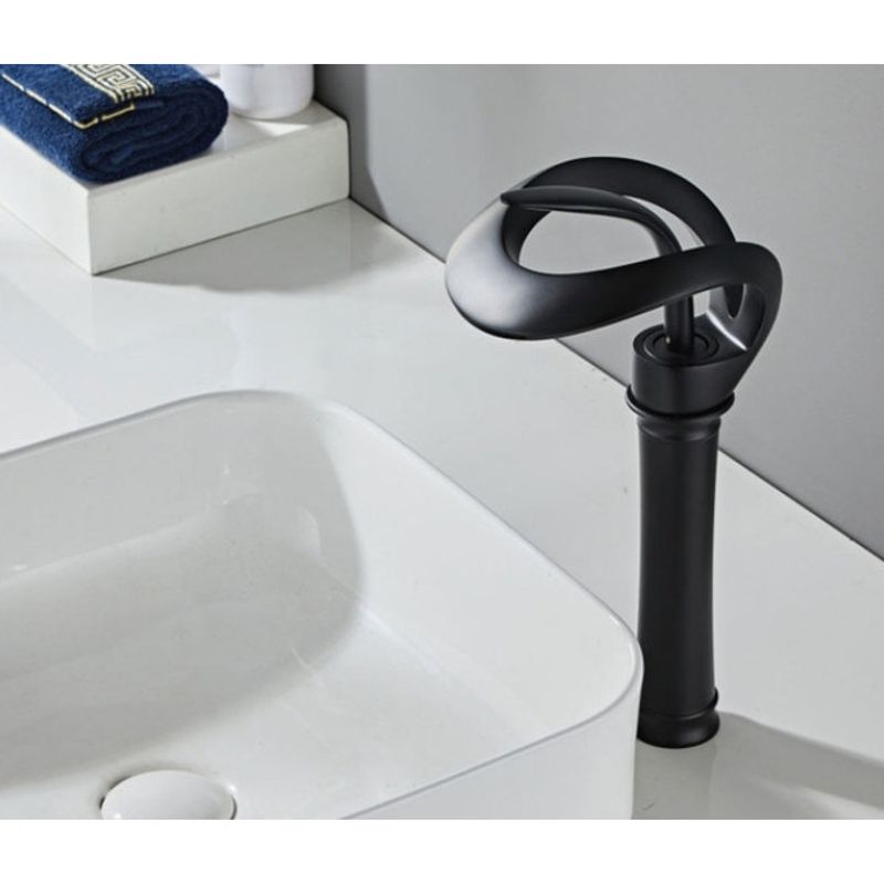 Casa si Gradina - Sanitare - Lavoar baie si accesorii - Baterii sanitare - Baterie chiuveta baie, Blackswan, Tip M217, model negru cu pipa tip cascada si montare pe blat, dimensiune 34 cm - Infinity.ro