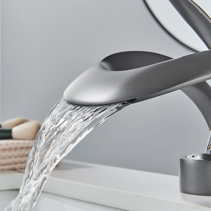 Casa si Gradina - Sanitare - Lavoar baie si accesorii - Baterii sanitare - Baterie chiuveta baie, Blackswan, Tip M216, model gri antracit cu pipa tip cascada, dimensiune 15 cm - Infinity.ro