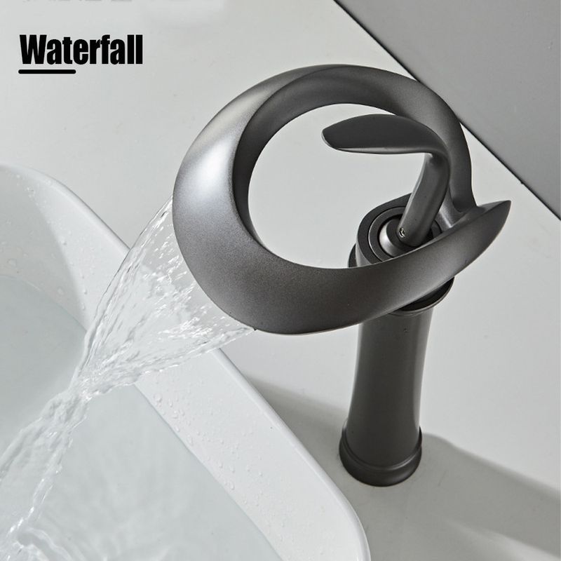 Casa si Gradina - Sanitare - Lavoar baie si accesorii - Baterii sanitare - Baterie chiuveta baie, Blackswan, Tip M217, model negru cu pipa tip cascada si montare pe blat, dimensiune 34 cm - Infinity.ro
