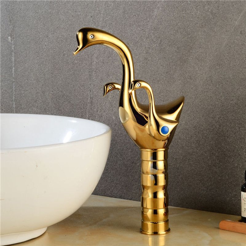 Casa si Gradina - Sanitare - Lavoar baie si accesorii - Baterii sanitare - Baterie chiuveta baie, Blackswan, Tip M263 Lebada, model auriu cu montare pe blat, dimensiune 31 cm - Infinity.ro