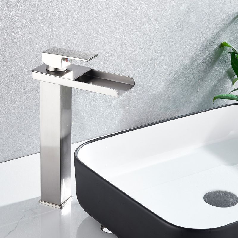 Casa si Gradina - Sanitare - Lavoar baie si accesorii - Baterii sanitare - Baterie chiuveta baie, Blackswan, Tip Cascada M33, model nichel, dimensiune 31.5 cm - Infinity.ro