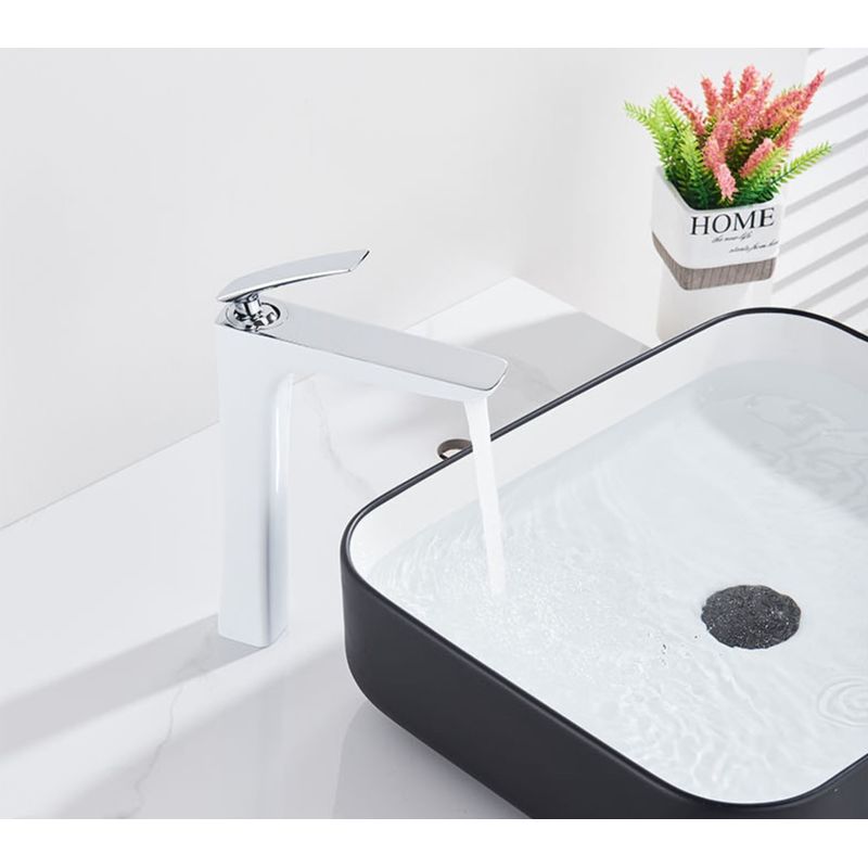 Casa si Gradina - Sanitare - Lavoar baie si accesorii - Baterii sanitare - Baterie chiuveta baie, Blackswan, Tip M75, model alb/ crom, dimensiune 30 cm - Infinity.ro