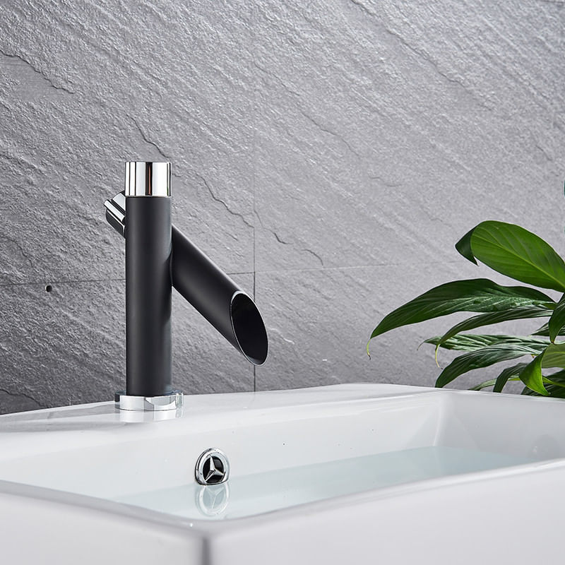 Casa si Gradina - Sanitare - Lavoar baie si accesorii - Baterii sanitare - Baterie chiuveta baie, Blackswan, Tip Cascada M28, model negru mat, dimensiune 17 cm - Infinity.ro