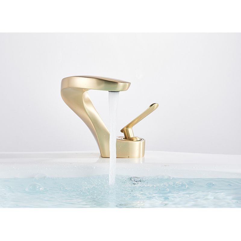 Casa si Gradina - Sanitare - Lavoar baie si accesorii - Baterii sanitare - Baterie chiuveta baie, Blackswan, Tip M14, model auriu mat, dimensiune 14.5 cm - Infinity.ro