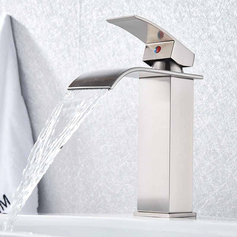 Casa si Gradina - Sanitare - Lavoar baie si accesorii - Baterii sanitare - Baterie chiuveta baie, Blackswan, Tip M297, model nichel tip cascada, dimensiune 19.3 cm - Infinity.ro