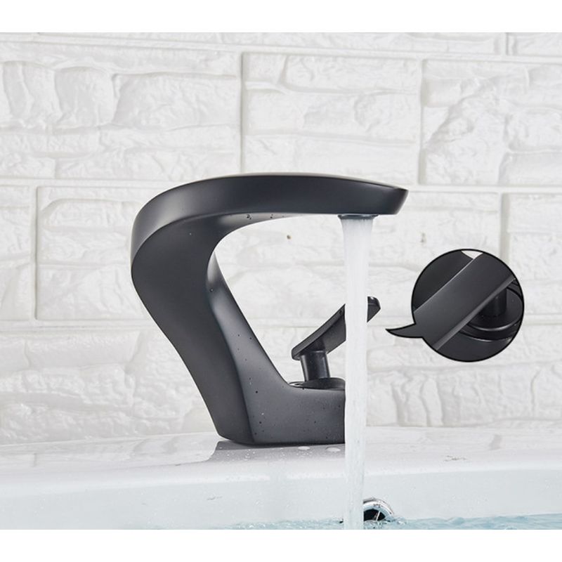 Casa si Gradina - Sanitare - Lavoar baie si accesorii - Baterii sanitare - Baterie chiuveta baie, Blackswan, Tip M13, model negru mat, dimensiune 14.5 cm - Infinity.ro