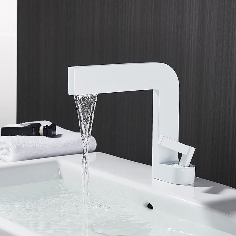 Casa si Gradina - Sanitare - Lavoar baie si accesorii - Baterii sanitare - Baterie chiuveta baie, Blackswan, Tip M25, model alb, dimensiune 20 cm - Infinity.ro