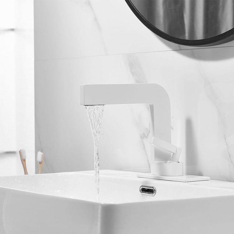 Casa si Gradina - Sanitare - Lavoar baie si accesorii - Baterii sanitare - Baterie chiuveta baie, Blackswan, Tip M25, model alb, dimensiune 20 cm - Infinity.ro