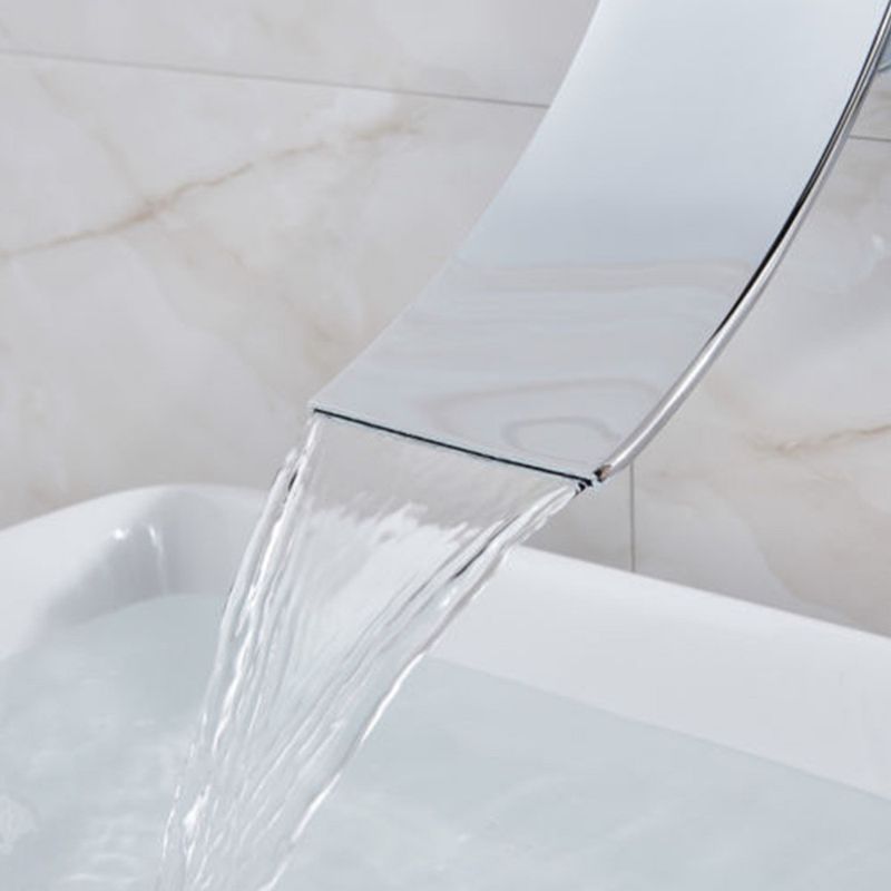 Casa si Gradina - Sanitare - Lavoar baie si accesorii - Baterii sanitare - Baterie chiuveta baie, Blackswan, Tip cascada M2, model crom, dimensiune 18 cm - Infinity.ro