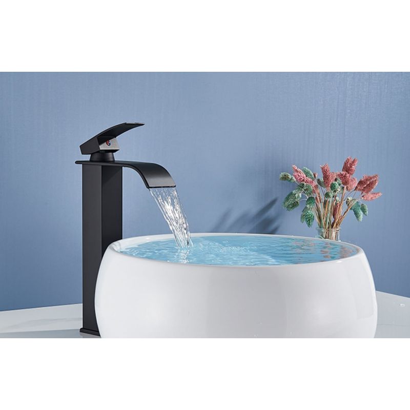 Casa si Gradina - Sanitare - Lavoar baie si accesorii - Baterii sanitare - Baterie chiuveta baie, Blackswan, Tip M53, model negru mat, dimensiune 27 cm - Infinity.ro