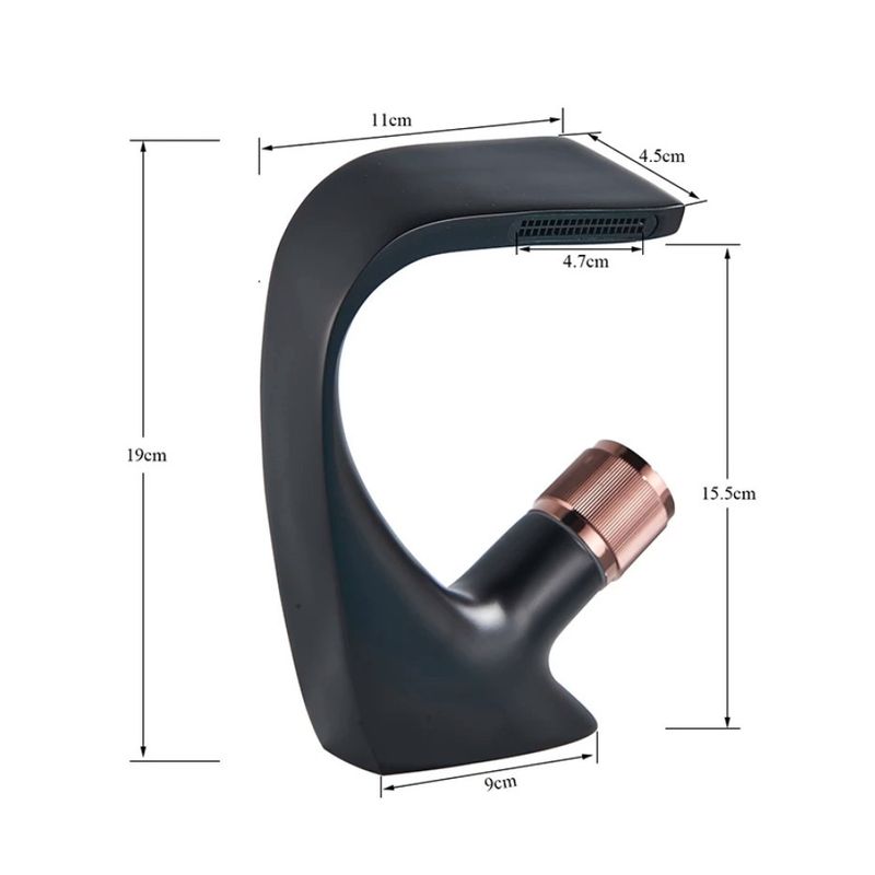 Casa si Gradina - Sanitare - Lavoar baie si accesorii - Baterii sanitare - Baterie chiuveta baie, Blackswan, Tip cascada M47, model negru/ rose gold, dimensiune 19 cm - Infinity.ro