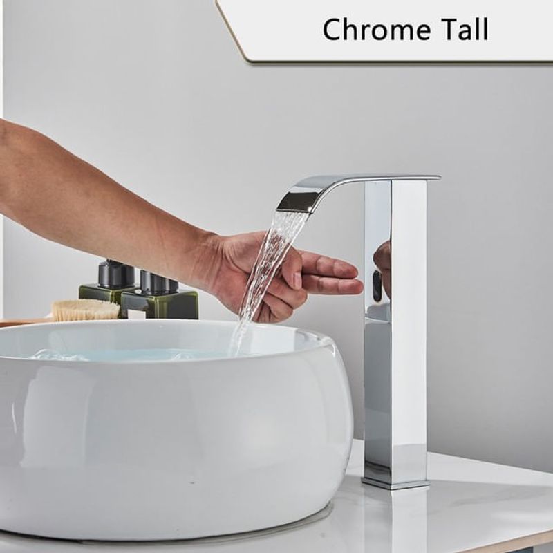 Casa si Gradina - Sanitare - Lavoar baie si accesorii - Baterii sanitare - Baterie chiuveta baie, Blackswan, Tip M186, model crom inalt cu pipa tip cascada si senzor, dimensiune 30.5 cm - Infinity.ro