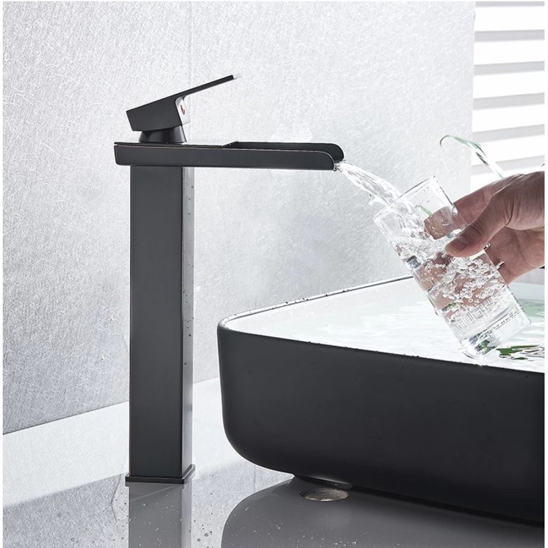 Casa si Gradina - Sanitare - Lavoar baie si accesorii - Baterii sanitare - Baterie chiuveta baie, Blackswan, Tip Cascada M34, model negru mat, dimensiune 32 cm - Infinity.ro