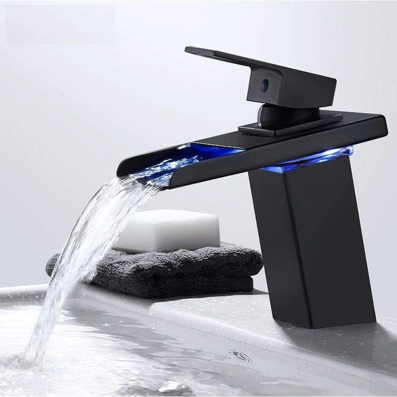 Casa si Gradina - Sanitare - Lavoar baie si accesorii - Baterii sanitare - Baterie chiuveta baie, Blackswan, Tip Cascada M32, model negru mat, dimensiune 17 cm - Infinity.ro